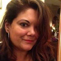 Headshot of Mia Peters